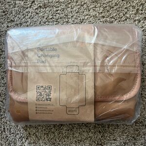 Babbleroo Portable Changing Pad - Brown